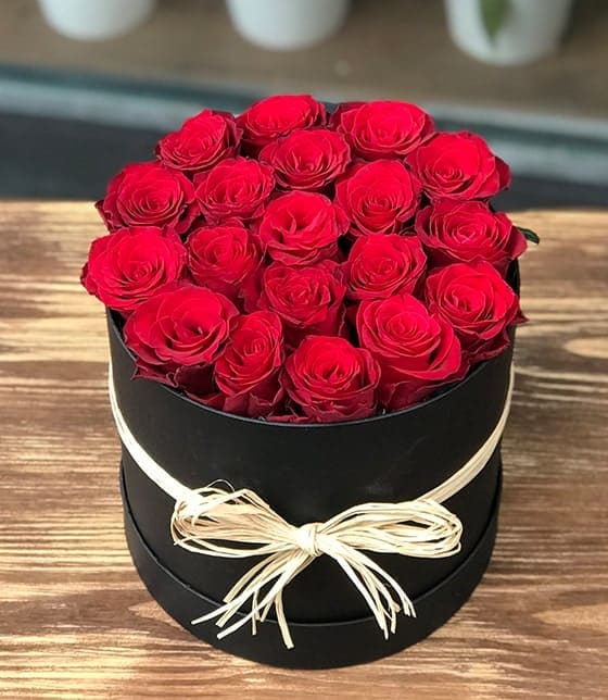 Özel Lüks Kutuda 21 Kırmızı Gül